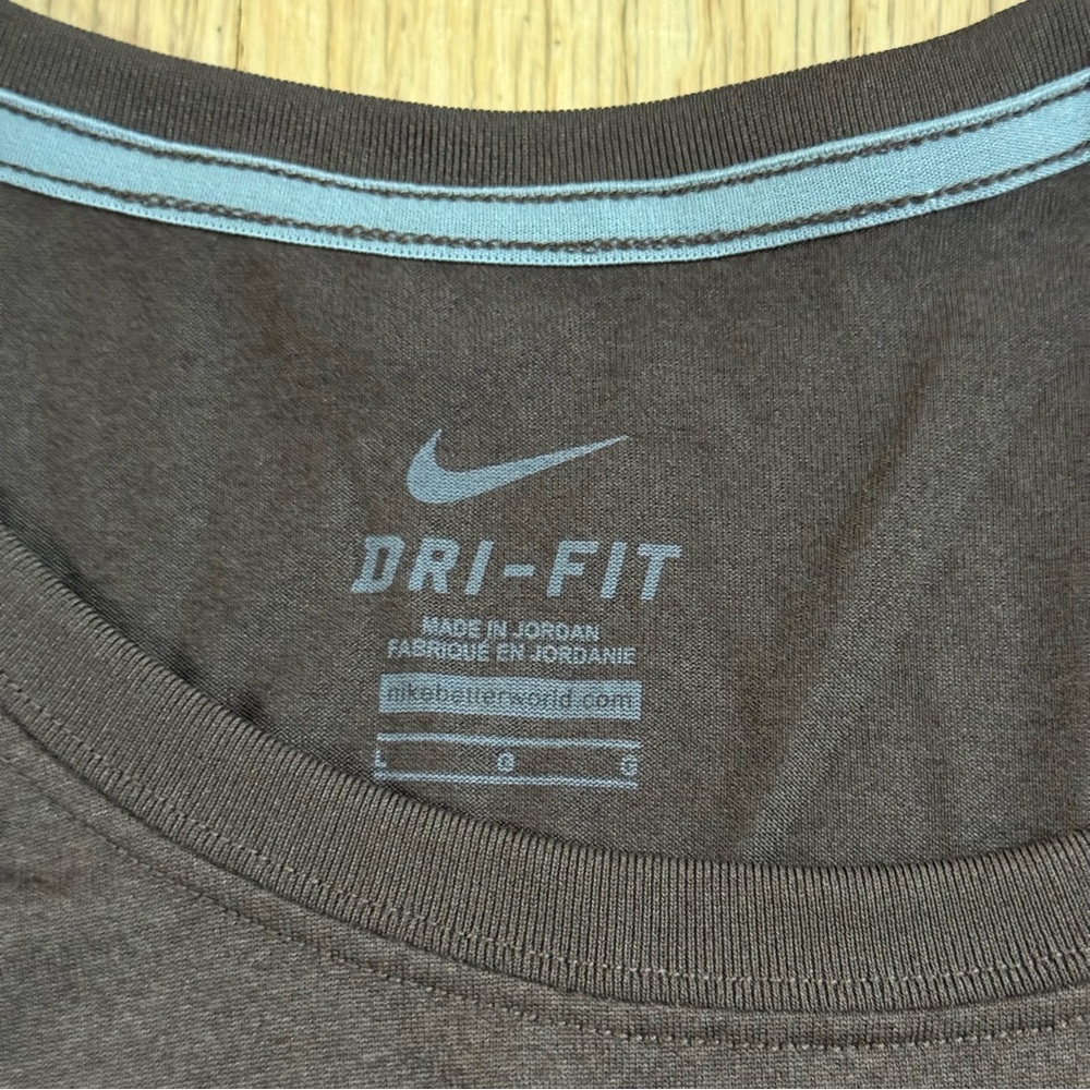 NIKE WOMENS LEGEND TEE - Picture 4 of 6